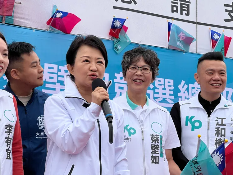 盧秀燕為蔡壁如站台，但未與柯文哲同台。鮮明攝