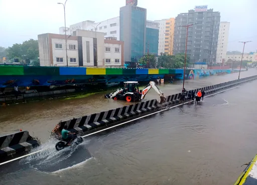 印度南部豪雨冲击台商! 传鸿海、和硕暂停iPhone生产