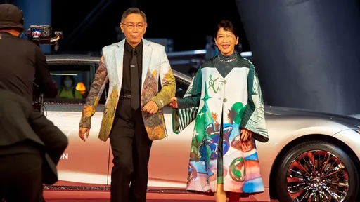 柯文哲看秀突怒吼「一定要打敗民進黨」 陳佩琪揭大巨蛋往事