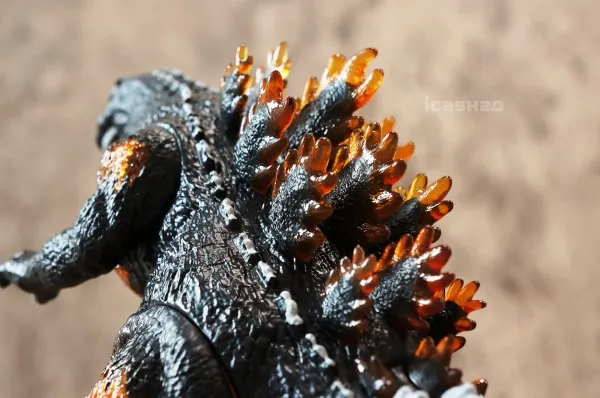 「哥吉拉紅蓮公仔 icash 2.0」。翻攝自「7-ELEVEN線上購物中心」