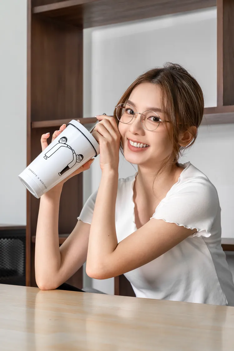 「OWNDAYS X NORITAKE」極簡文青不鏽鋼吸管杯。品牌提供