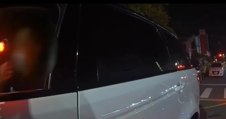 駕駛吹氣顯示有酒精反應。讀者提供