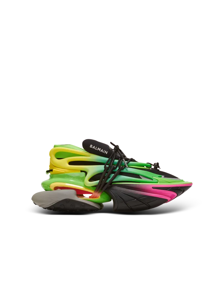 UNICORN低筒運動鞋（漸變色），4萬6800元。品牌提供