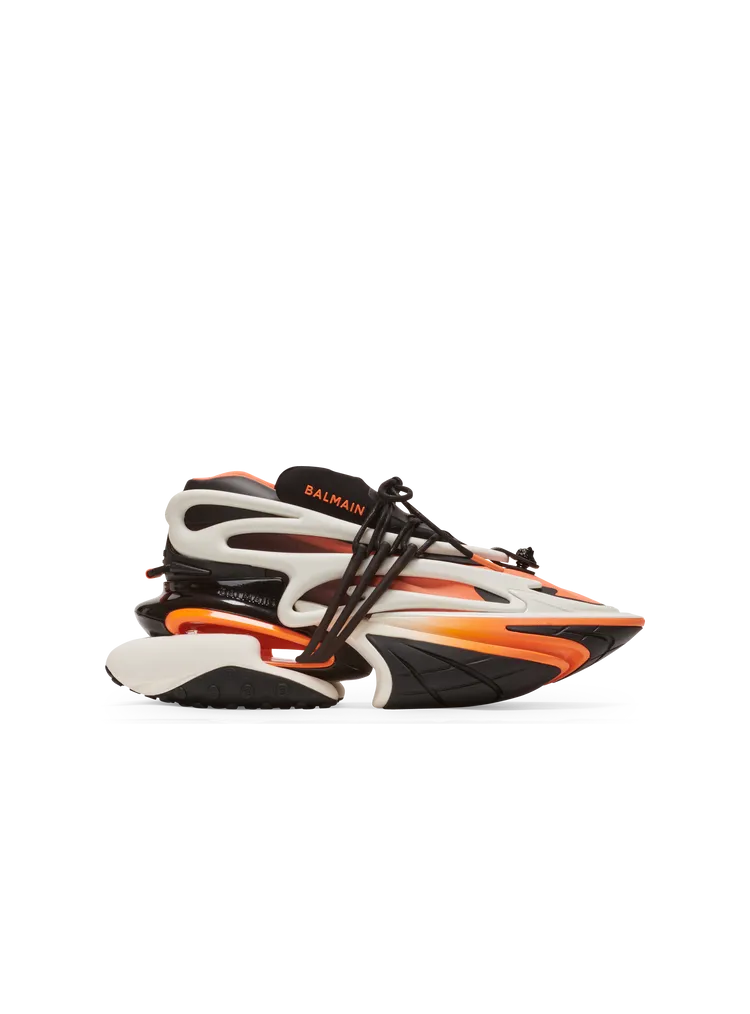 UNICORN低筒運動鞋（白黑橘拼色），4萬6800元。品牌提供