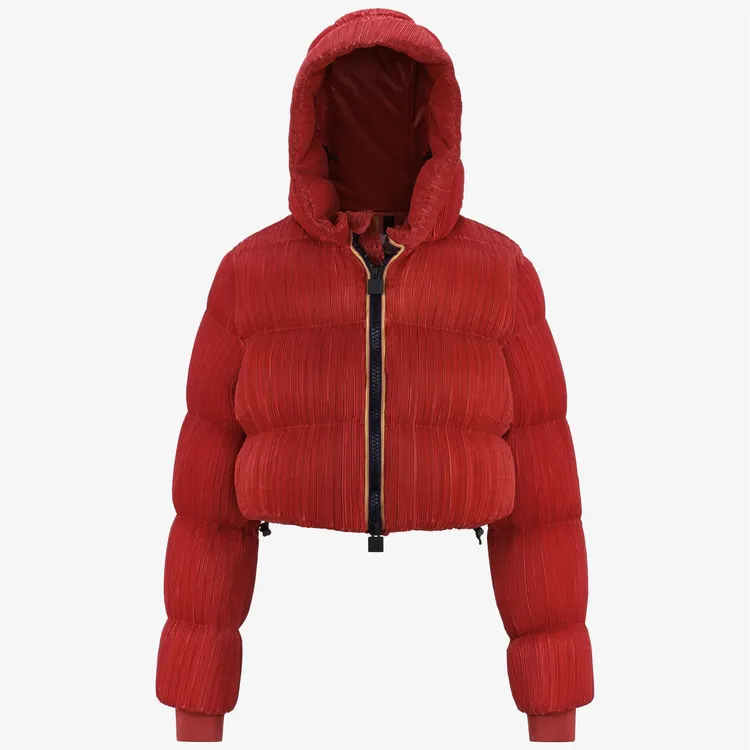 Brien Plisse超保暖短外套，2萬9900元。品牌提供