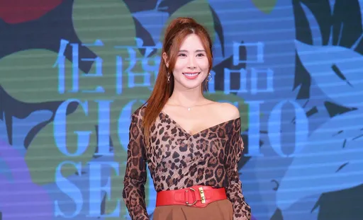 「啦啦隊女神」沐妍曝小10歲鮮肉追求 不排斥先有後婚