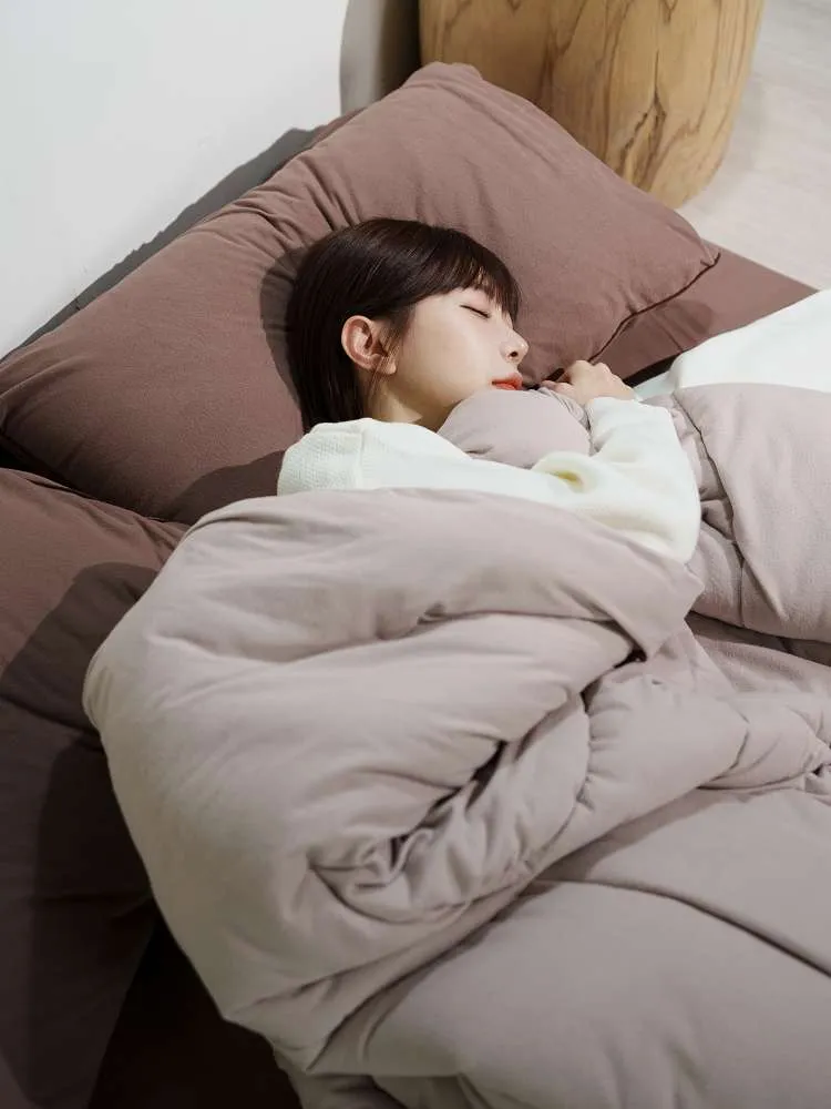 用溫度擁抱每個完美夜晚，優質睡眠從ONEBOY HOME開始。