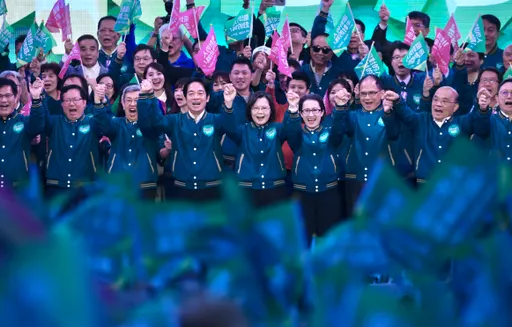 大選倒數1個月!民進黨「巷弄肉搏戰」開打 他曝國會過半很有機會