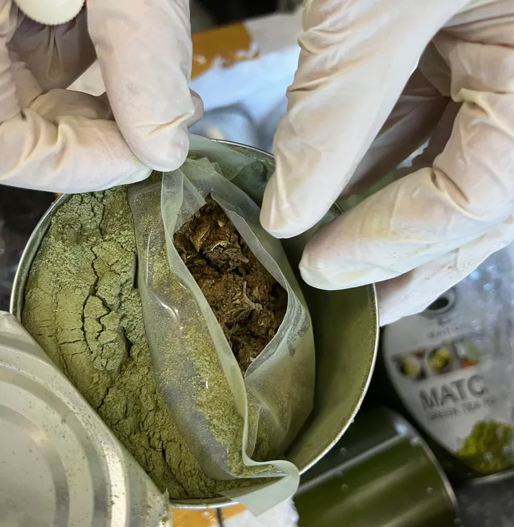 警方在貨物中查獲大麻。航警局提供