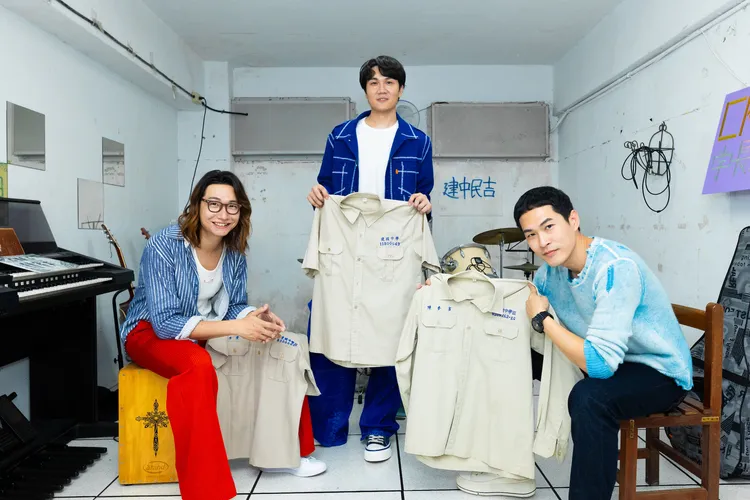 宇宙人再帶高中制服回建中。相信音樂提供