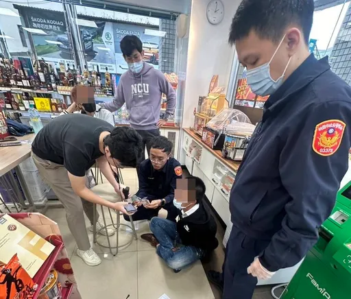 詐團車手遭識破欲取刀拒捕 桃警迅速壓制逮捕不手軟