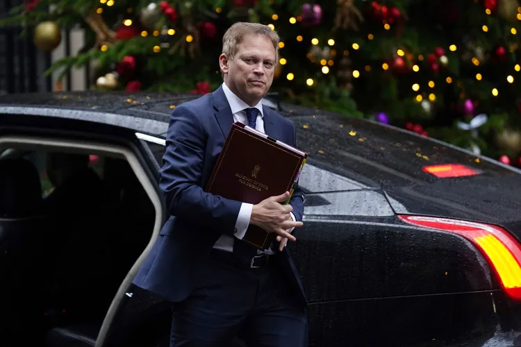 英國國防大臣夏普斯。美聯社