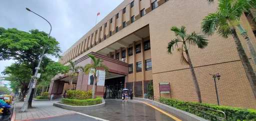 1萬美金買護照讀外僑學校 檢警調搜索移民公司