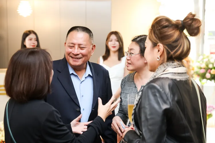 命理師林正和(中)現場分享青龍年開運裝潢秘訣。業者提供