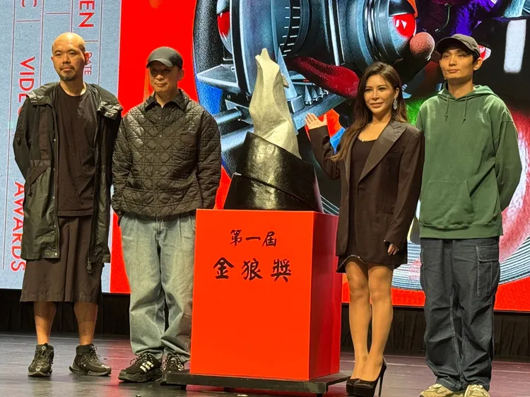 艾怡良、殷振豪、陳奕仁（阿木）今出席記者會。娛樂中心攝