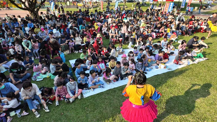 現場親子們同樂，體驗不一樣選舉文化。邱若華提供