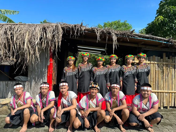 巴楠花部落中小學勇奪教學卓越金質獎。教育局提供