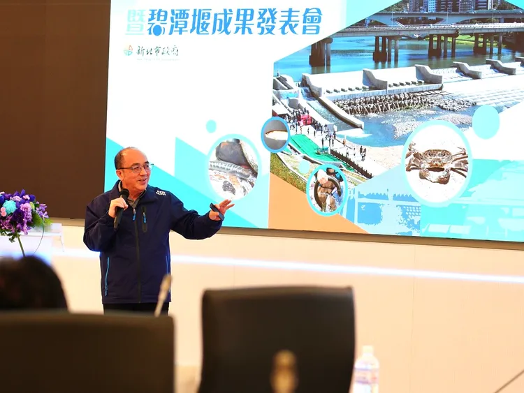 新北市政府水利局長宋德仁進行專題演講。水利局提供
