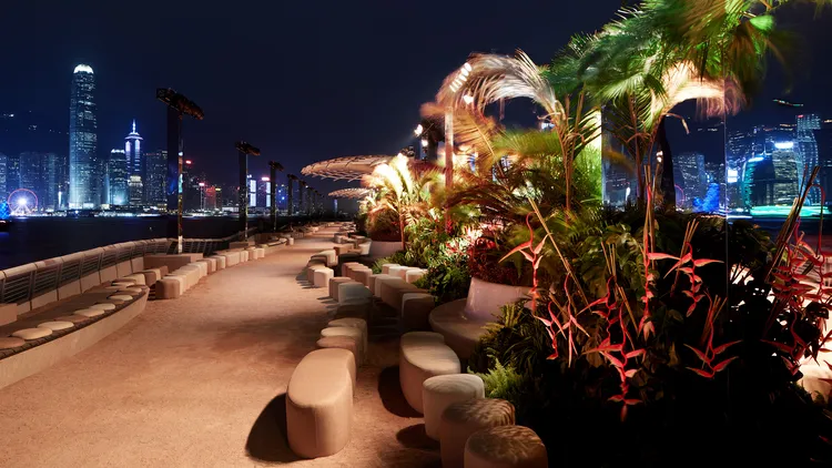 LV 2024早秋男裝選在香港維多利亞港舉辦，呼應其「航海」主題。品牌提供