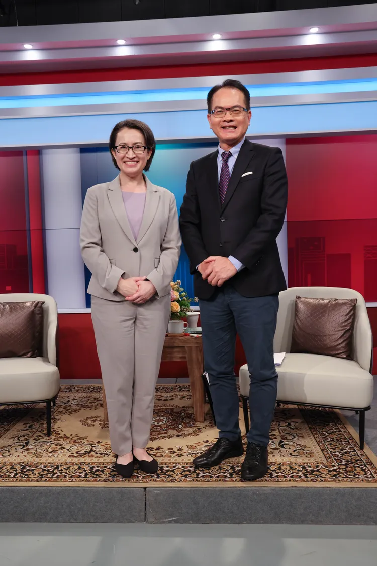 鄭弘儀、蕭美琴大聊毛孩話題。三立提供