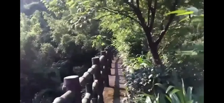 賴清德萬里老家實景影片截圖，翻攝自論壇PTT