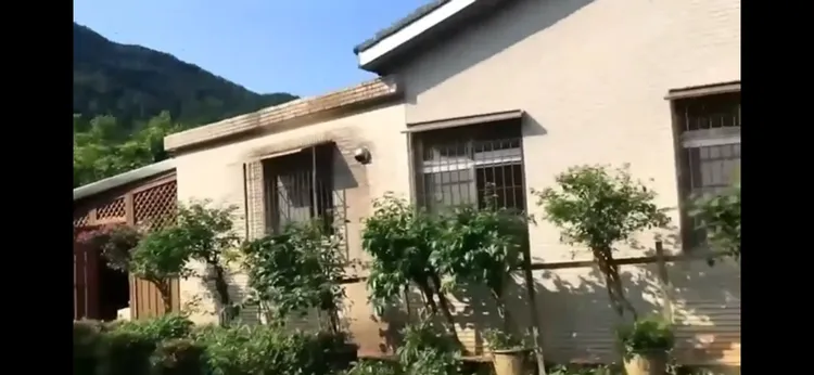 賴清德萬里老家實景影片截圖，翻攝自論壇PTT