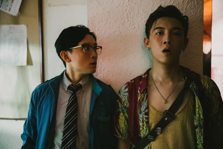 凌文龍（左）和MC張天賦合作闖夜校。華映提供