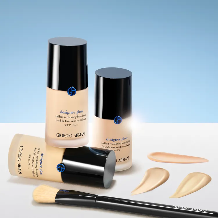 GIORGIO ARMANI設計師水燦光影粉底，共有10色選，各30ml／2850元。品牌提供