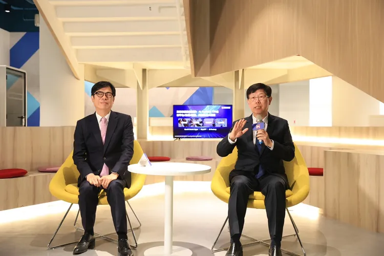 鴻海以高雄做為下一世代智慧城市推動的重要基地。經發局提供