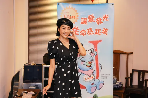唐玲摘子宫挺过癌症低潮 后续追纵恐患青光眼