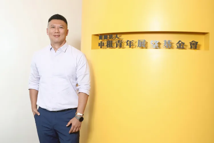 中租青年展望基金會秘書長李昆穎，多年投入慈善公益服務。彭欣偉攝。