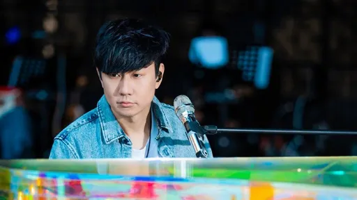 林俊傑再度回擊惡搞風波 自己玩哏《浪漫廣西》合體李榮浩