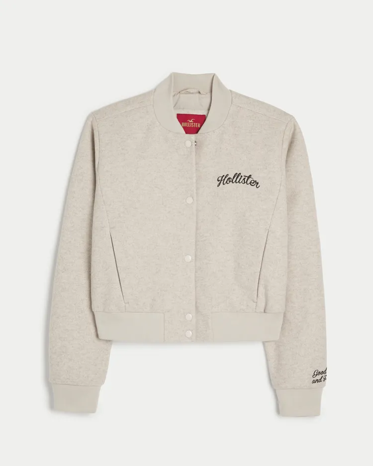 Logo夾克外套，3290元。品牌提供