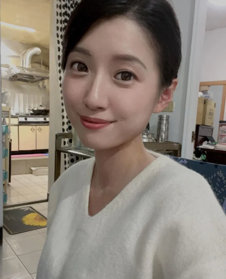 美女政戰士葉采青。翻攝自論壇PTT