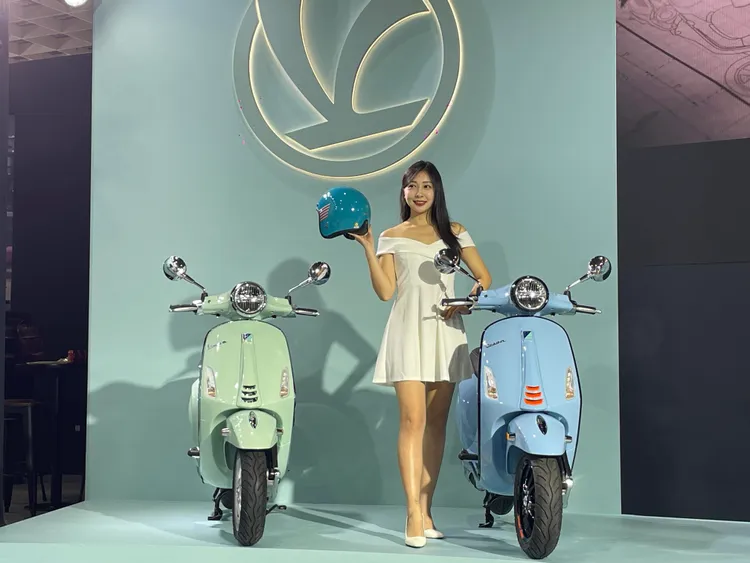 Vespa總代理太古運通特別針對本次車展購車的消費者，加贈Vespa品牌安全帽（市價$1,980元）。林浩昇攝