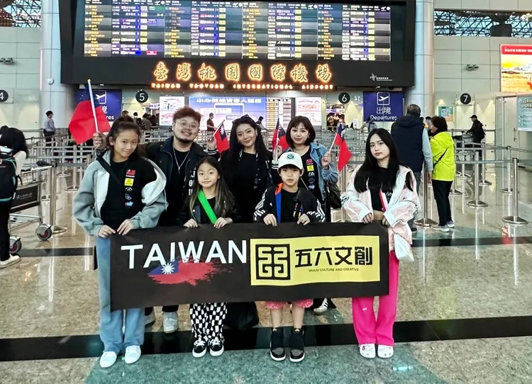 Kids Star international 2023國際兒童選美大賽 台灣隊選手及教練團。翻攝臉書「Cypher idol 賽飛兒藝能」