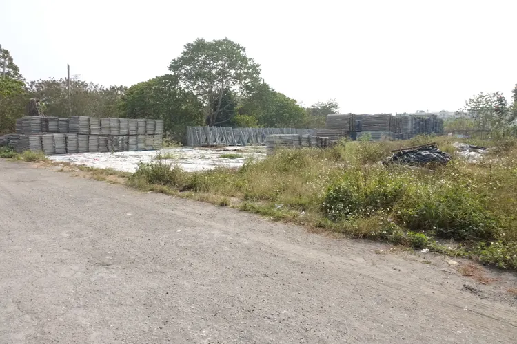 該處有6261坪土地連同地上10筆未登記建物。嘉義分署提供