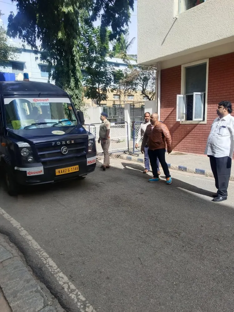 印度班加羅爾10於所學校接炸彈威脅，警方到各校搜查暫無發現。翻攝班加羅爾警方X@CPBlr