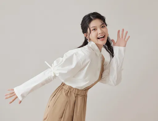 創作女歌手衰撞斷門牙 拍MV無奈黏假牙上陣