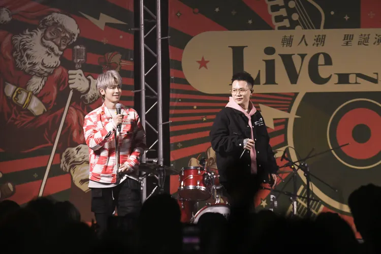 鼓鼓與蕭秉治勤跑校園演出。相信音樂提供