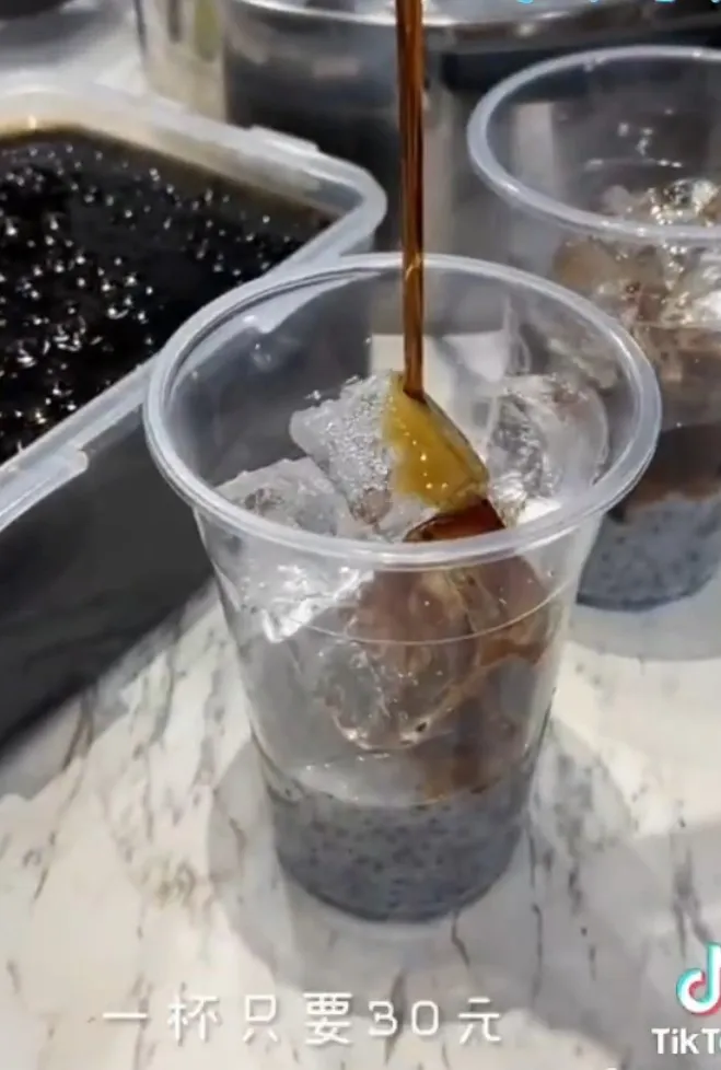 位在台南中西區國華街,走過路過千萬別錯過「好好喝茶」。TikTok@maysun_boy 提供