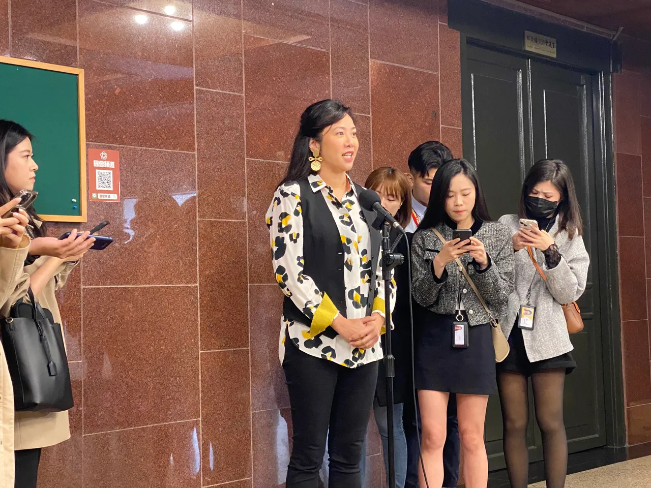 吳欣盈今上午在立院受訪。施智齡攝