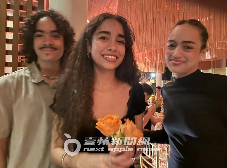 3位都是盧貝松子女，女兒（中）還上台高歌一曲，驚豔全場。吳玉愛攝