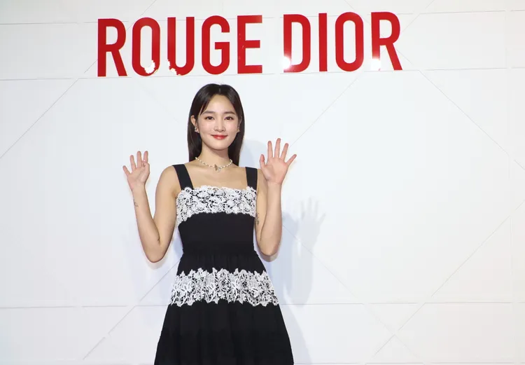 王淨演繹#777唇色。攝影中心攝