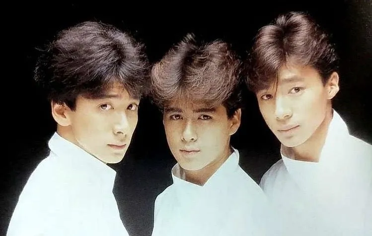 「少年隊」錦織一清（左起）、植草克秀、東山紀之出道後掀起偶像旋風。翻攝日本yahoo