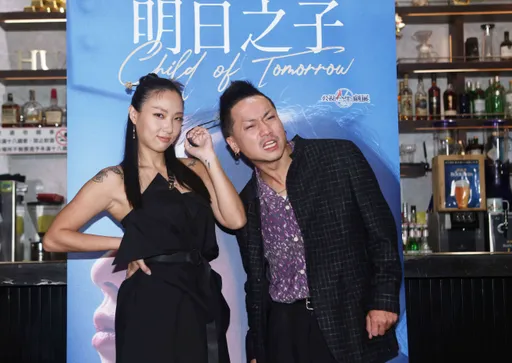 李雪扮孕婦光看假肚子就噴淚 太想當媽22歲小男友卻裝傻帶過