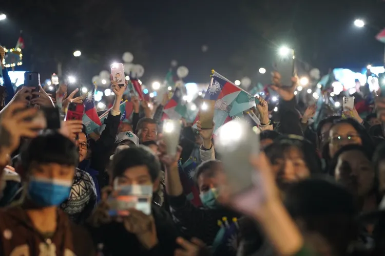 柯文哲高雄造勢大會。民眾黨提供