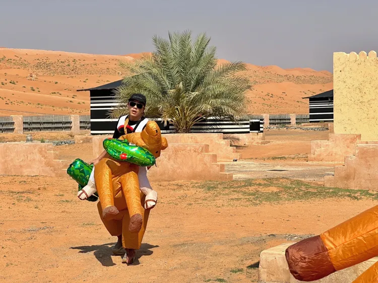 坤達在沙漠玩大逃殺。好看娛樂提供