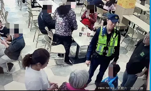 元旦出遊！糊塗女服務區遺落2萬元禮券　國道暖警陪同尋回