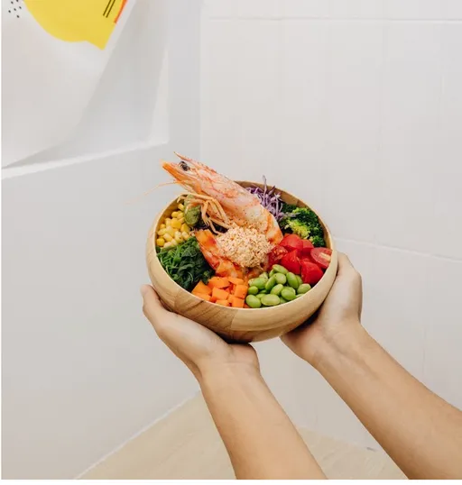 「HALOA POKE夏威夷拌飯」進駐台中誠品　獨家推出聖誕跨年限定　法式海鮮CEO POKE 每日限量販售